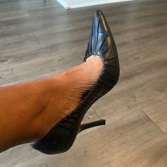 Black Pointed Tow Stiletto Heel Pump - Picture 8 of 8